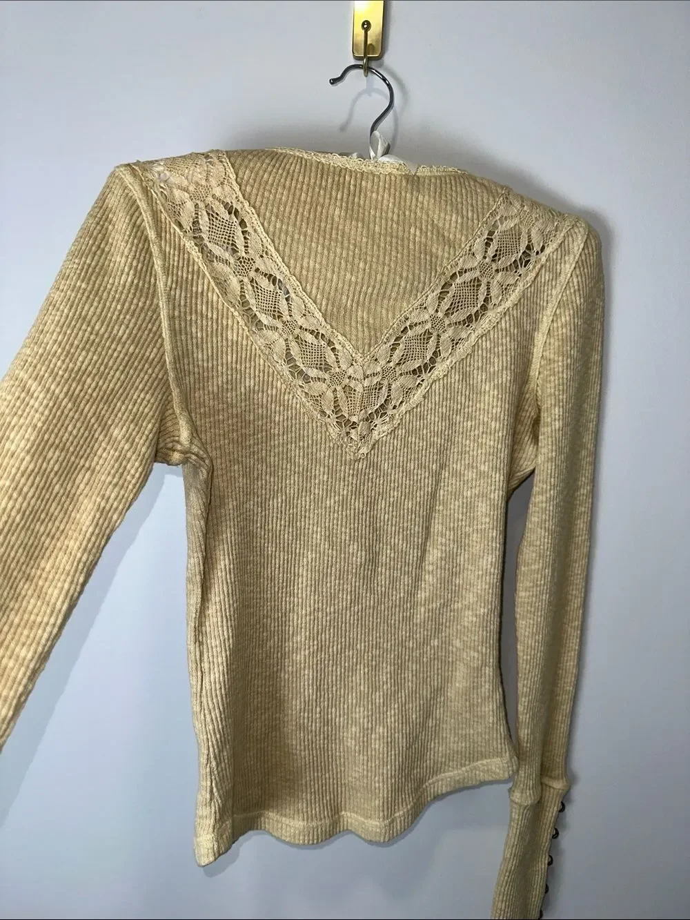 free people M Come On Over Ribbed Knit Lace Buttoned Long Sleeves Thermal Top